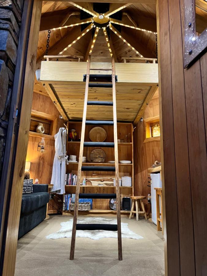 Cheviot Tree House Lodge Bed & Breakfast מראה חיצוני תמונה
