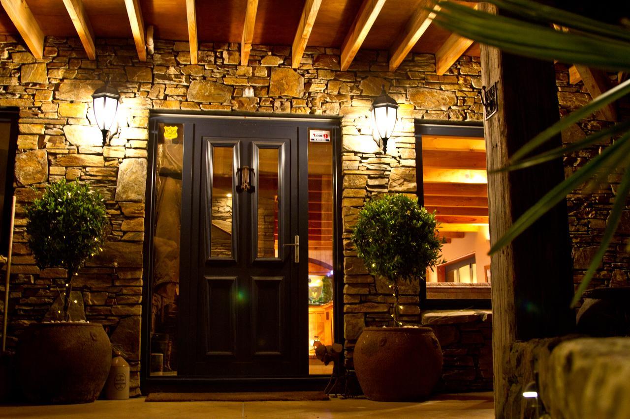 Cheviot Tree House Lodge Bed & Breakfast מראה חיצוני תמונה